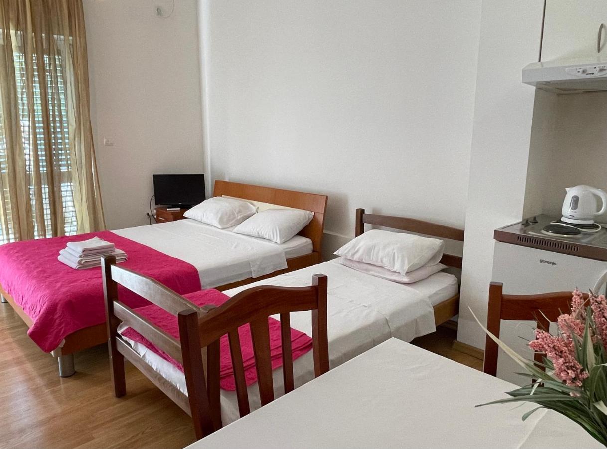 Apartments Milano Херцег Нови Екстериор снимка