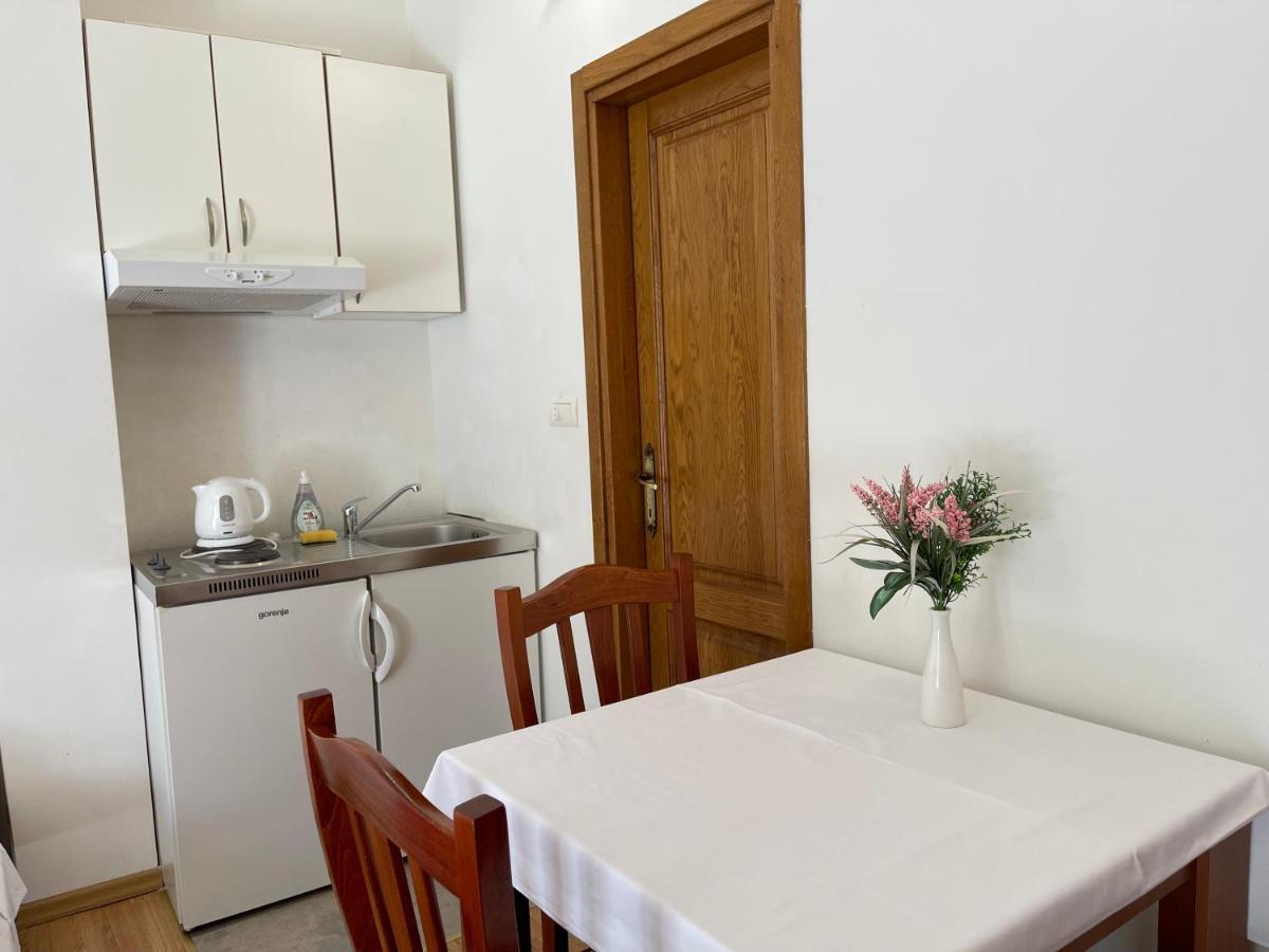 Apartments Milano Херцег Нови Екстериор снимка