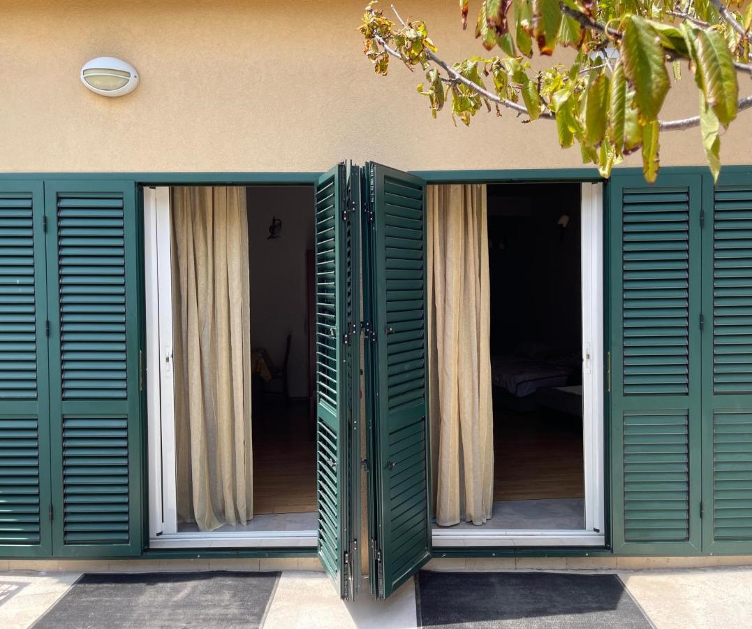 Apartments Milano Херцег Нови Екстериор снимка