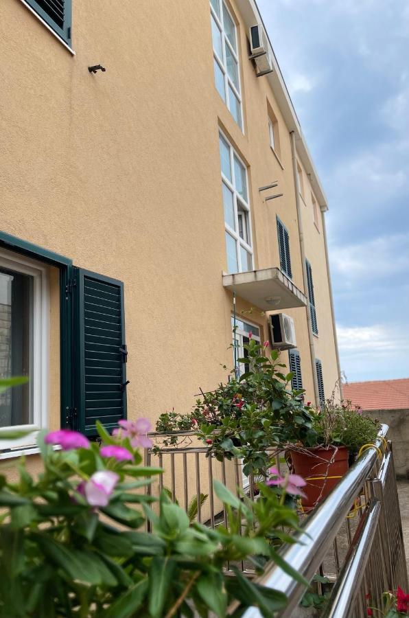 Apartments Milano Херцег Нови Екстериор снимка