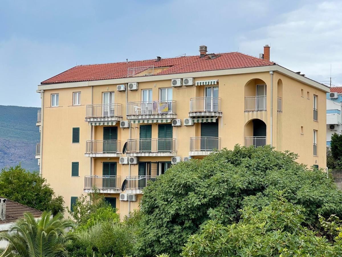 Apartments Milano Херцег Нови Екстериор снимка