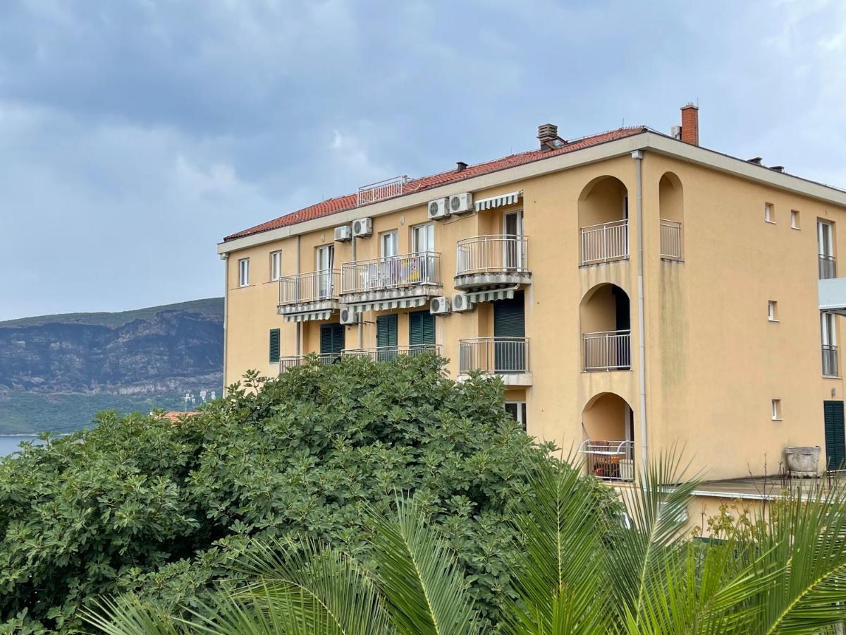 Apartments Milano Херцег Нови Екстериор снимка